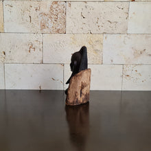 Load image into Gallery viewer, African decor, wooden sculpture