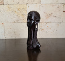Load image into Gallery viewer, African wood carving