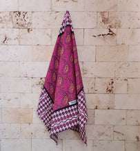 Load image into Gallery viewer, African Kanga Leso Shuka Pink in Cotton Fabric by Magnificent Interiors
